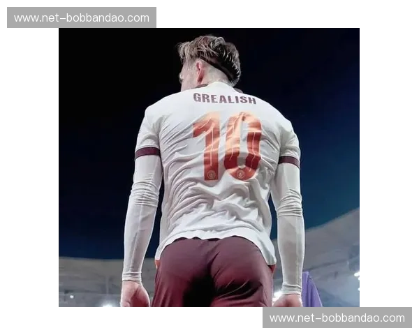 巅峰对决！曼城vs莱切斯特：在蓝月光芒下见证英超的纯粹与狂热