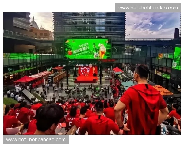 红流撞击：西悉尼的野性与上海上港的豪情，一场跨越经纬的绿茵史诗